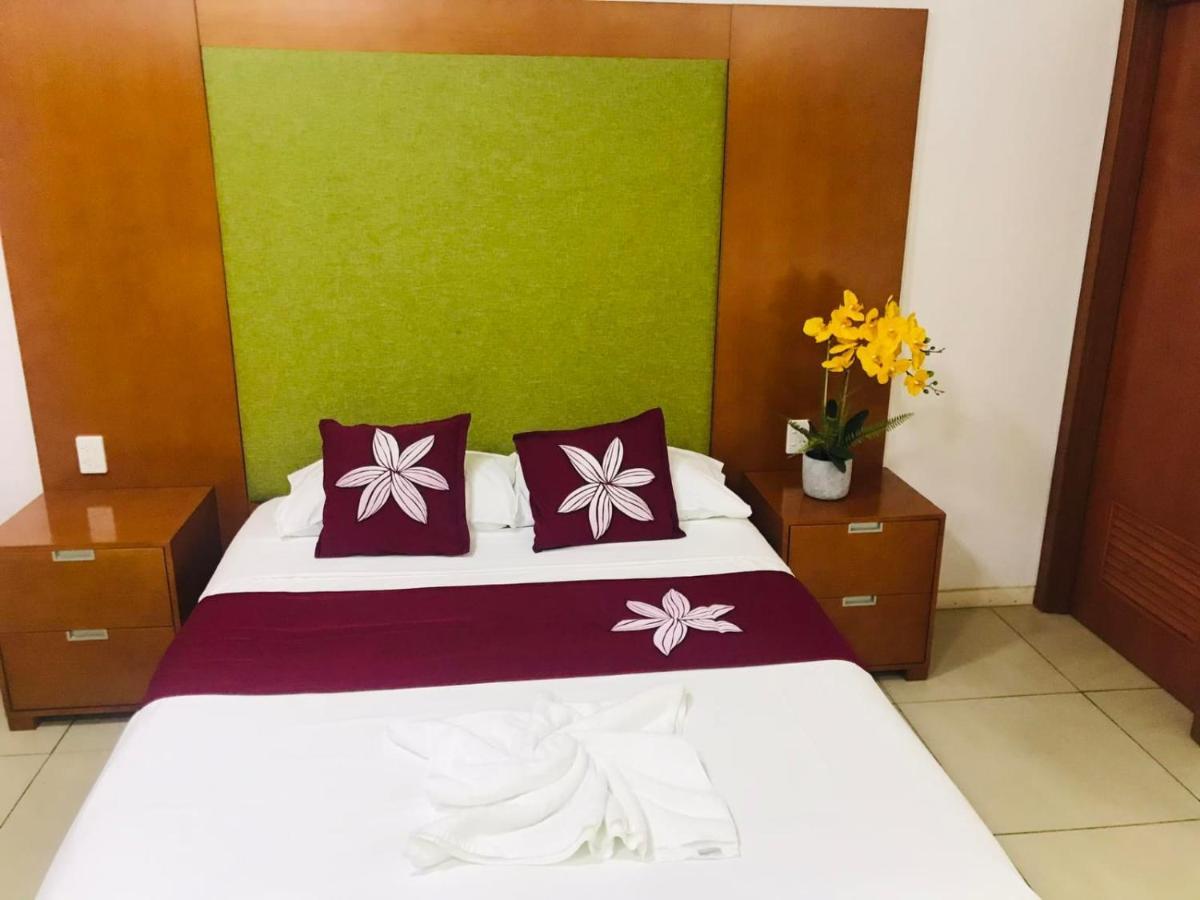 Alec'S Hotel Apia Bagian luar foto