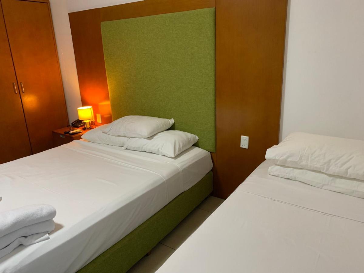 Alec'S Hotel Apia Bagian luar foto