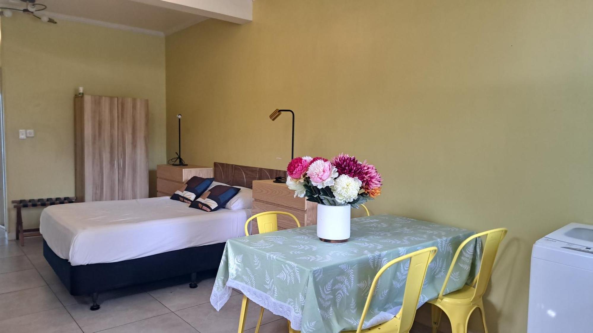 Alec'S Hotel Apia Bagian luar foto