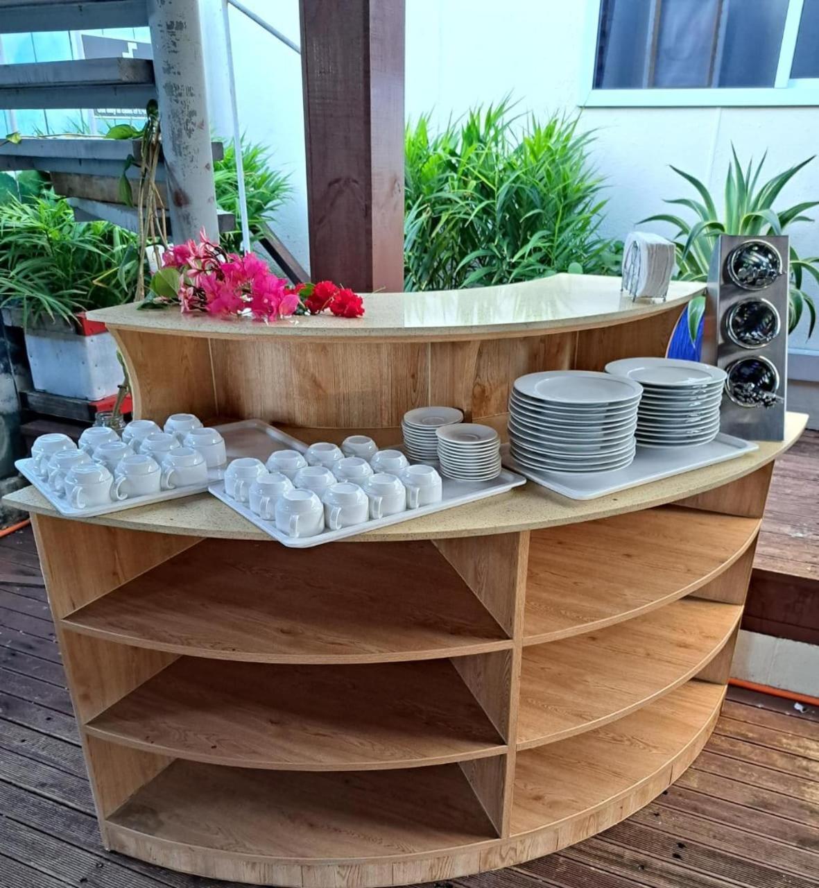 Alec'S Hotel Apia Bagian luar foto
