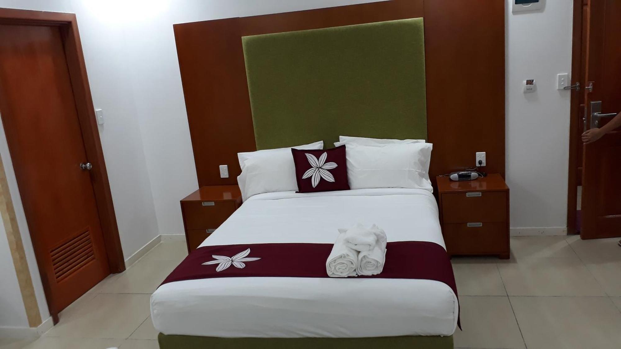 Alec'S Hotel Apia Bagian luar foto