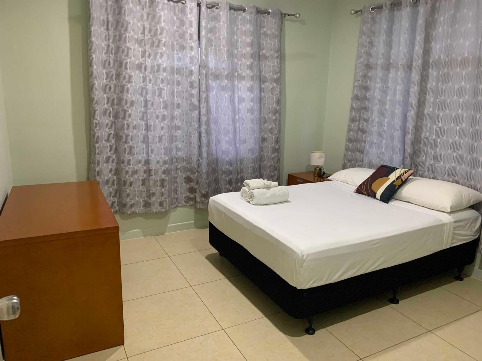 Alec'S Hotel Apia Bagian luar foto