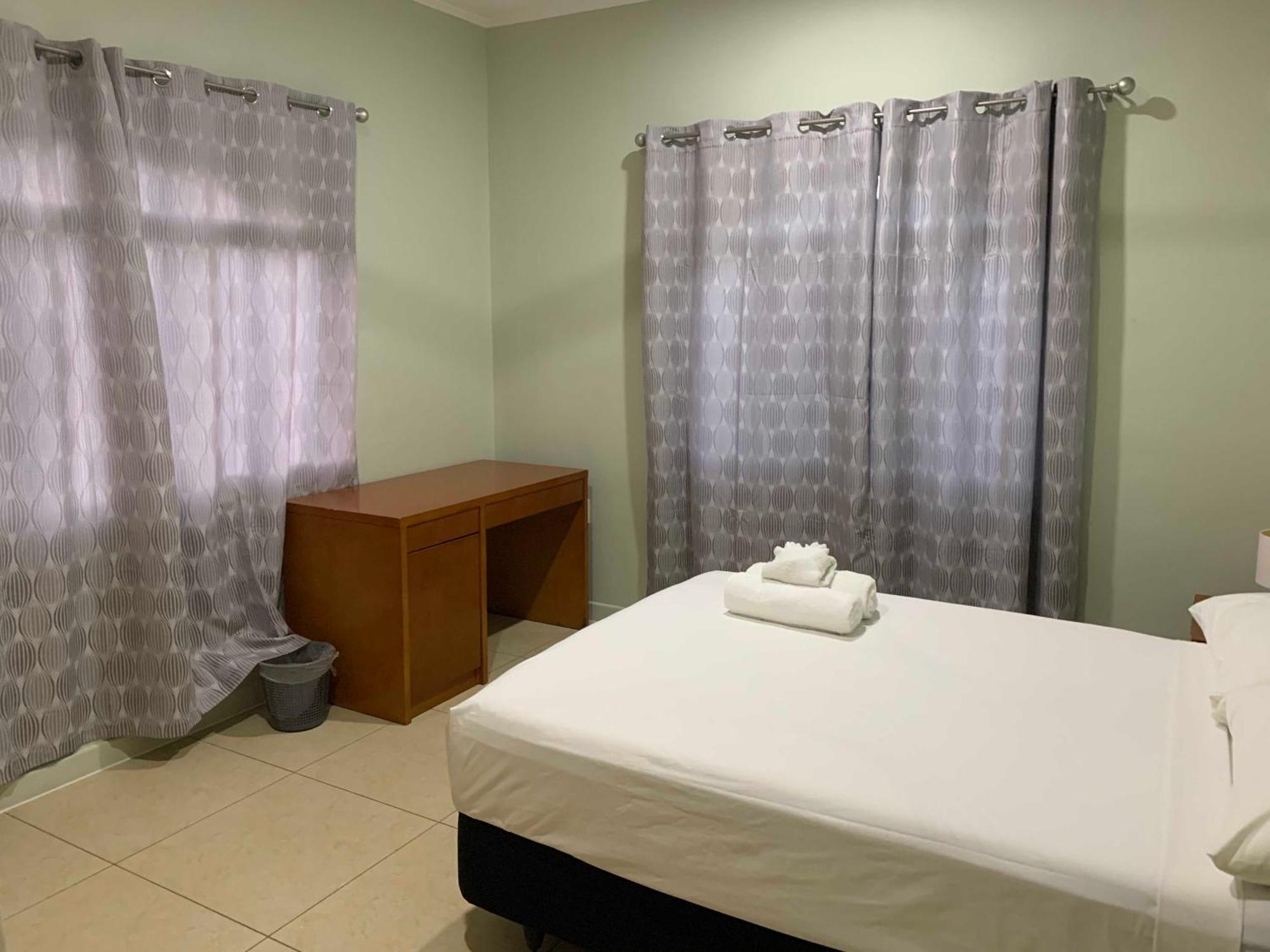 Alec'S Hotel Apia Bagian luar foto