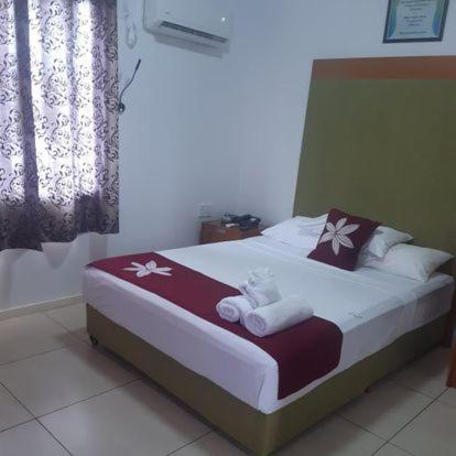 Alec'S Hotel Apia Bagian luar foto