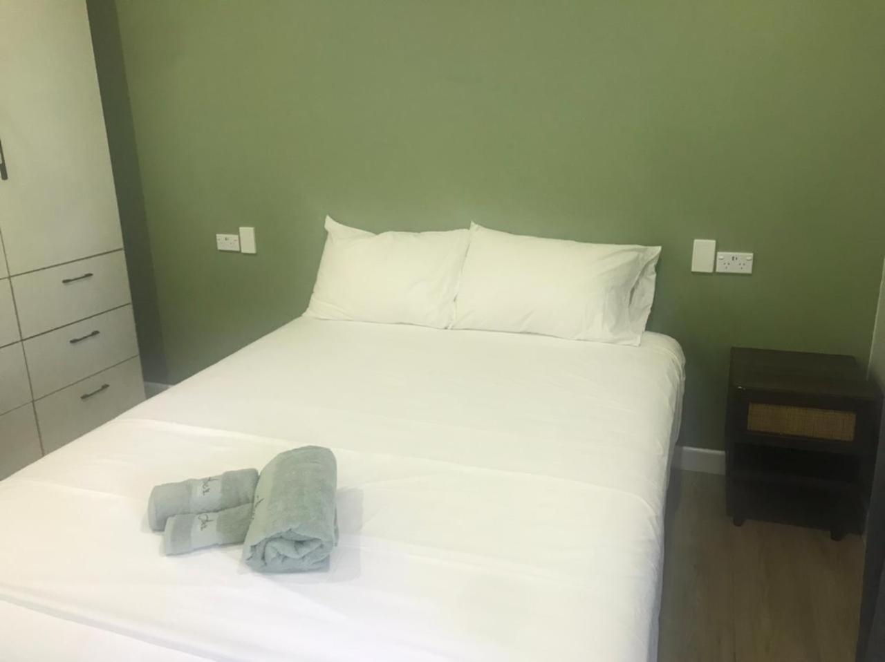 Alec'S Hotel Apia Bagian luar foto